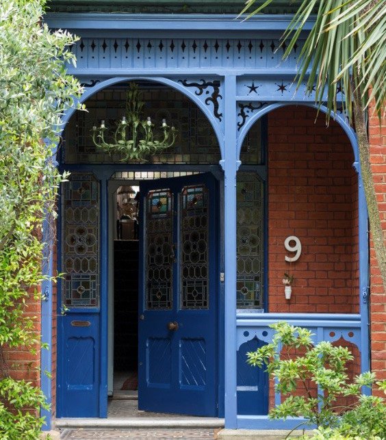 puerta principal color azul
