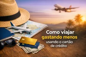 Mapa mundi com cartão, dólares, chapéu e avião ilustrando viagem econômica